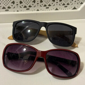 Two beautiful DOCKERS sunglasses in good condition